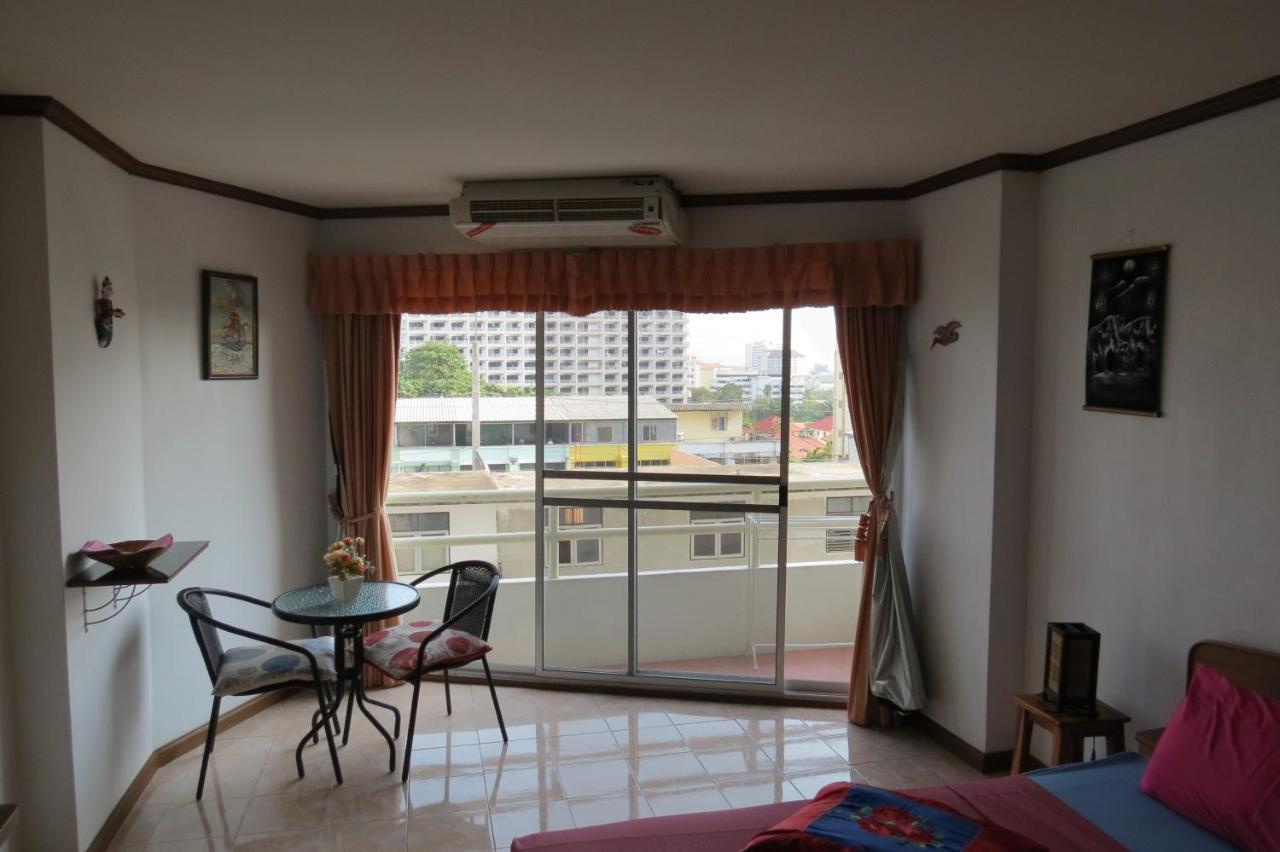 B&B View Talay 1B Apartments Pattaya Bagian luar foto